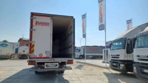 truck CF75IV-FAN 75.360 U 6x2 Space Cab CV457XY 83321